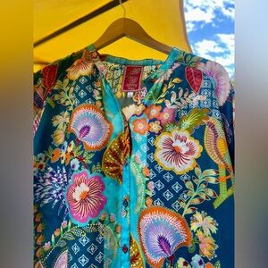Johnny Was 100% Silk Kalani Blouse. Size L.